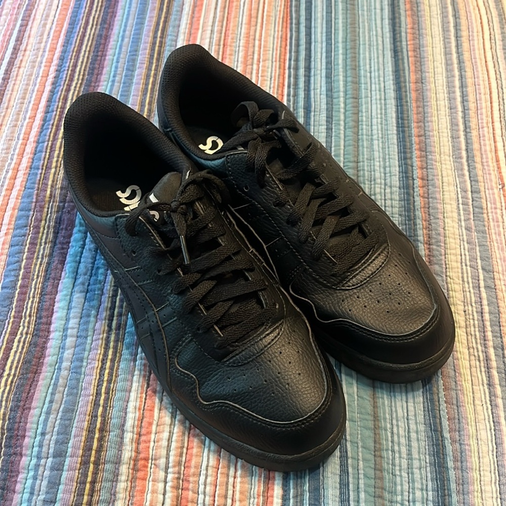 ASICS men’s size 9 black tennis shoes sneakers